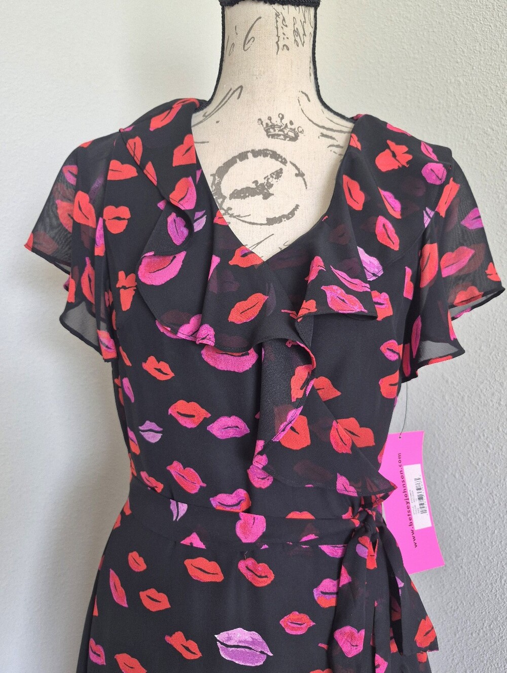 Betsey Johnson Red Kiss Lip Print Wrap Dress Size 12 Ruffle Cocktail party NWT - Picture 6 of 14